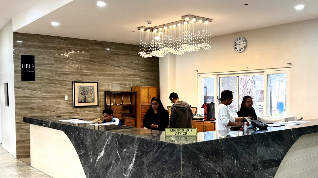 フィリピン留学 Cebu21 - HELP Longlong-Reception-6